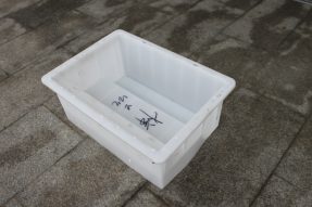 如何解決公路路沿石塑料模具在注塑過(guò)程開(kāi)裂的問(wèn)題？