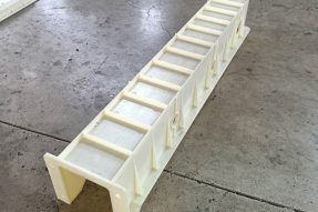 標志樁、立柱 三孔立柱塑料模具109x14x14